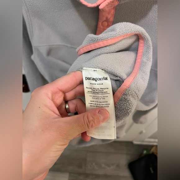 Patagonia Women's Micro D Snap-T® Pullover Style #
26020 Drifter Gray and Pink M - Picture 5 of 8